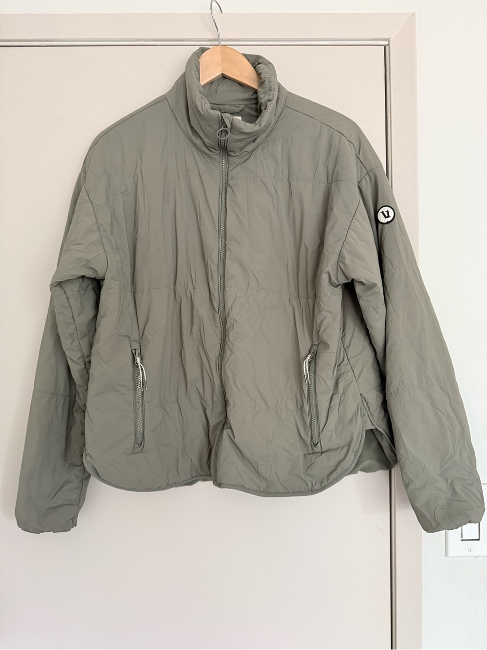 Vuori Lightweight Olive Green Puffer Jacket - Women